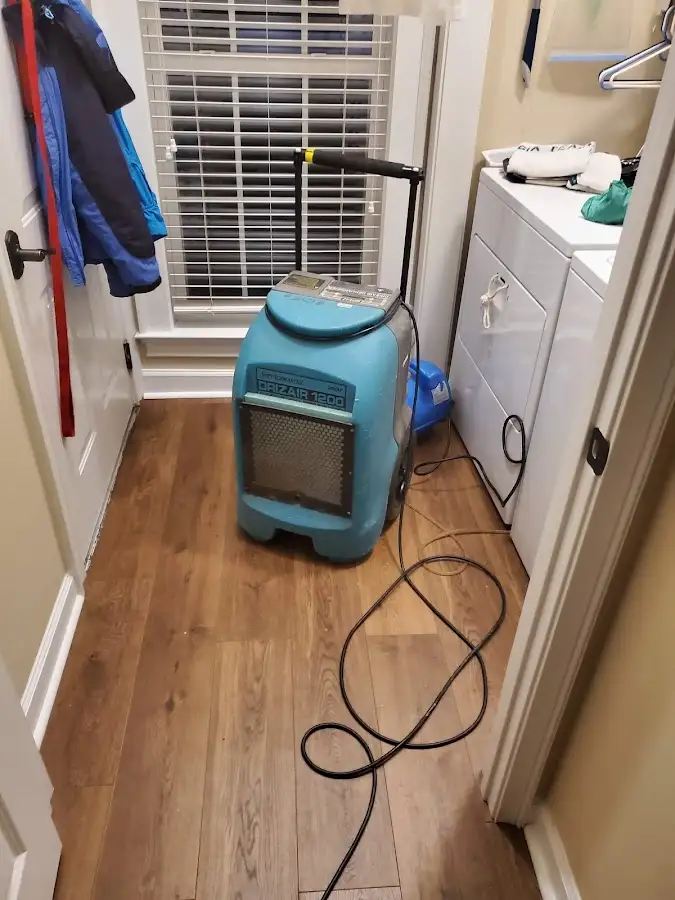 Commercial dehumidifier deployed for Flood Damage Cleanup in Willow Oak